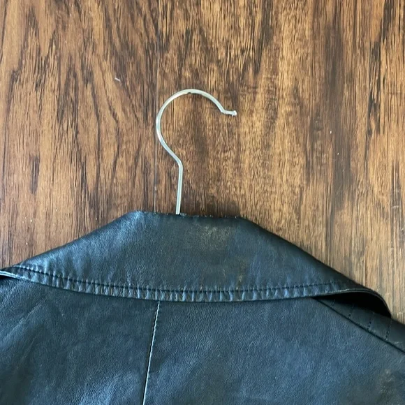 Levi’s Faux Leather Jacket - Picture 10 of 12